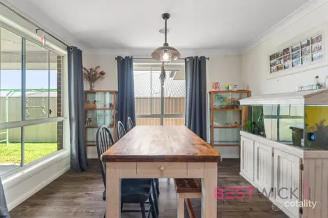 Property photo of 73 Graham Drive Kelso NSW 2795