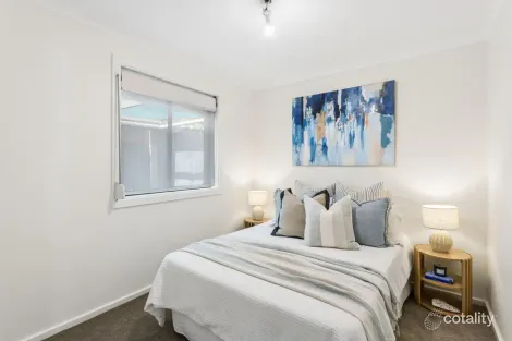 Property photo of 38 Kanimbla Crescent Craigmore SA 5114
