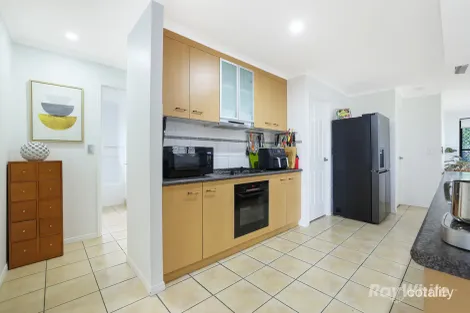 Property photo of 1 Forbes Avoca QLD 4670