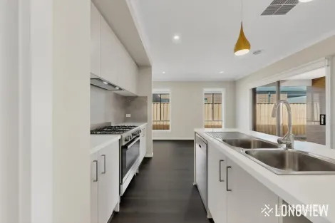 Property photo of 4 Atherton Street Beveridge VIC 3753