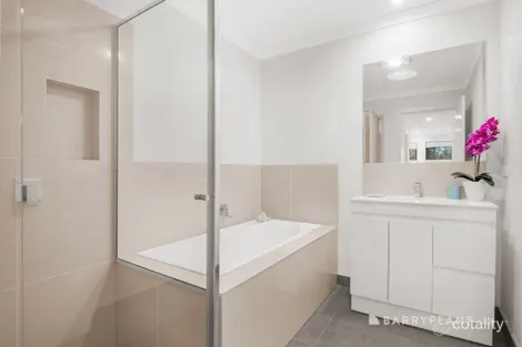 Property photo of 1/86 Tyler Street Reservoir VIC 3073