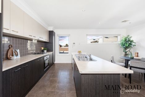 Property photo of 6 Centennial Park Drive Craigieburn VIC 3064