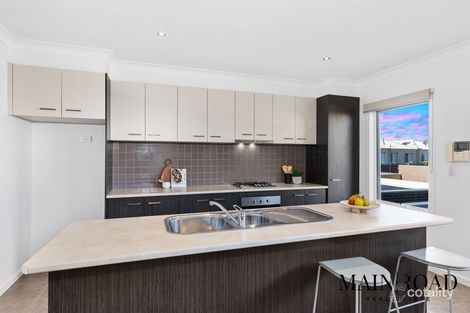 Property photo of 6 Centennial Park Drive Craigieburn VIC 3064