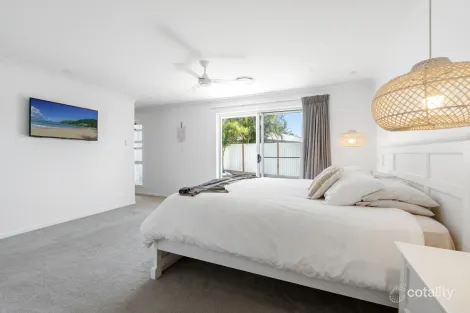 Property photo of 29 Oceanic Drive Mermaid Waters QLD 4218