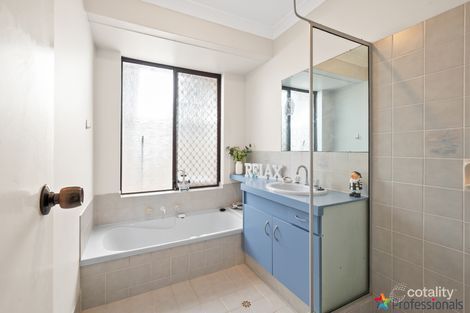 Property photo of 2 Neale Place Cooloongup WA 6168