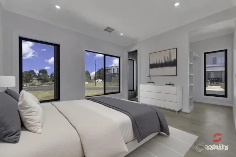 Property photo of 2 Dollarbird Drive Deanside VIC 3336