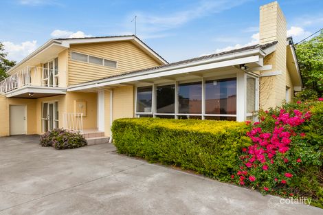 Property photo of 6 Clubpoint Drive Chirnside Park VIC 3116