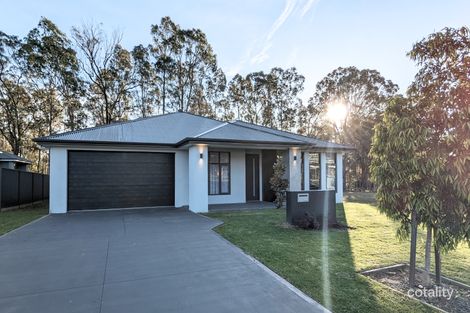 Property photo of 10 Treesbank Place Nulkaba NSW 2325