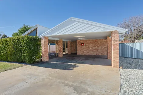 Property photo of 4 Coonawarra Close Mildura VIC 3500