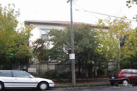 Property photo of 2/8-10 Beach Avenue Elwood VIC 3184