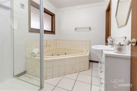 Property photo of 38 Devon Avenue Cockatoo VIC 3781