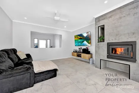 Property photo of 30 Deering Place Innes Park QLD 4670