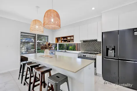 Property photo of 30 Deering Place Innes Park QLD 4670