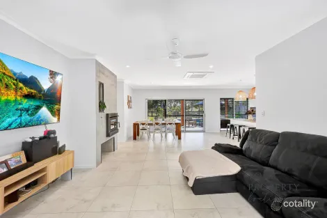 Property photo of 30 Deering Place Innes Park QLD 4670