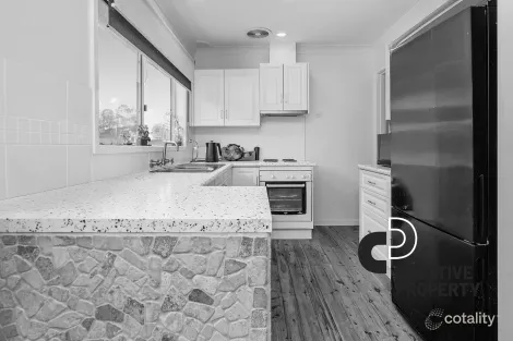 Property photo of 5 Craster Close Rankin Park NSW 2287