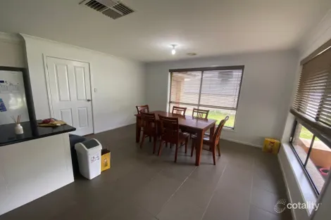 Property photo of 13 Tahara Crescent Estella NSW 2650