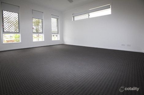 Property photo of 6 Honeyeater Lane Deebing Heights QLD 4306