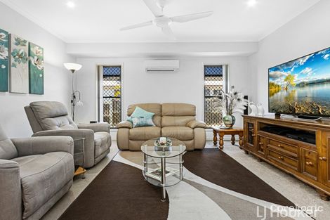 Property photo of 6 Bronte Place Urraween QLD 4655