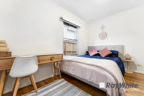 Property photo of 5 Camellia Court Doveton VIC 3177