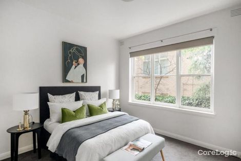 2/24 Mathoura Rd, Toorak, VIC 3142