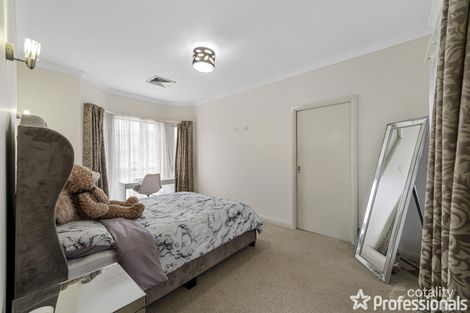 Property photo of 23 The Grange Caroline Springs VIC 3023