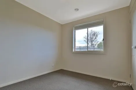 Property photo of 2 Weebill Way Pakenham VIC 3810