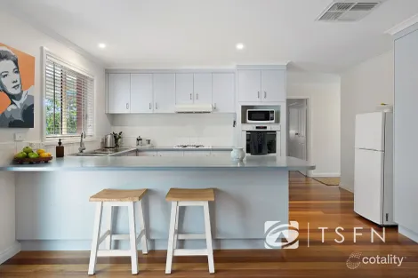 Property photo of 2 Aspin Gardens Golden Square VIC 3555