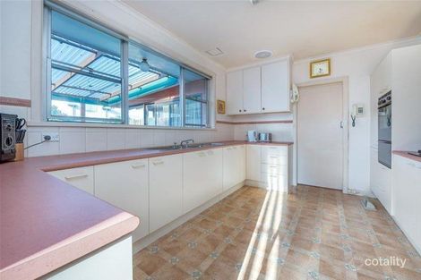 Property photo of 8 Bayside Grove Seaford VIC 3198