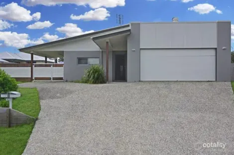 1/2 Lloyd St, Beerwah, QLD 4519