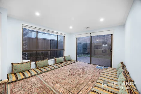 Property photo of 40 Lafayette Crescent Point Cook VIC 3030