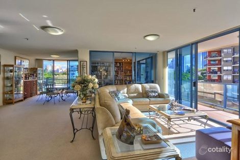Property photo of 19/8 Goodwin Street Kangaroo Point QLD 4169