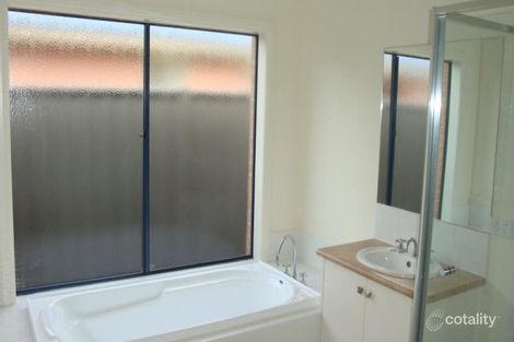 Property photo of 14 Thornley Court Sale VIC 3850