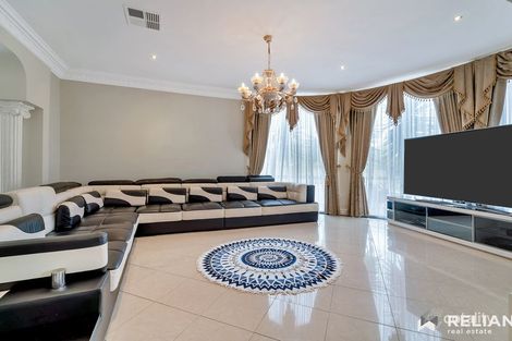 Property photo of 13 Bramshaw Crescent Hillside VIC 3037