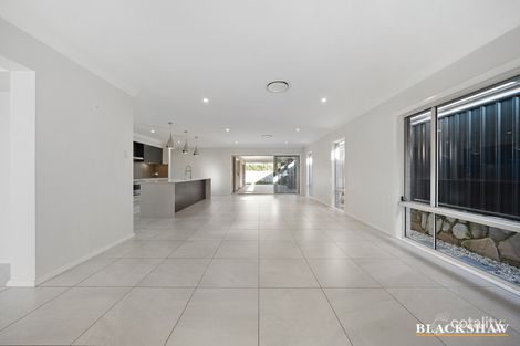 Property photo of 5 Henshaw Street Googong NSW 2620