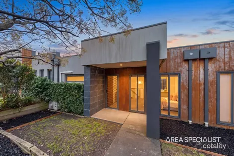 10 Grandvue Bvd, Pakenham, VIC 3810