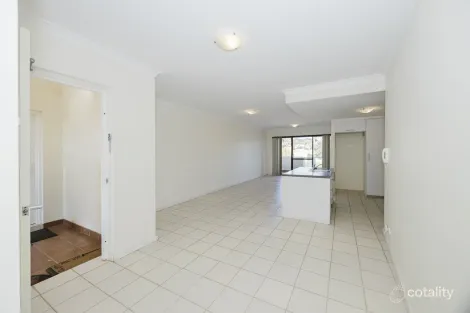 Property photo of 3/5 Eastleigh Loop Currambine WA 6028
