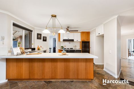 Property photo of 2 McKay Close Berwick VIC 3806