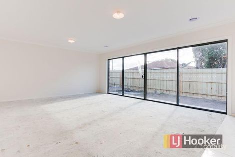 Property photo of 2/10 Hayes Road Hampton Park VIC 3976