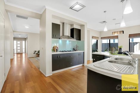 Property photo of 3 Hurlingham Place Caroline Springs VIC 3023