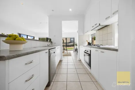 Property photo of 5 Foxdale Place Cairnlea VIC 3023