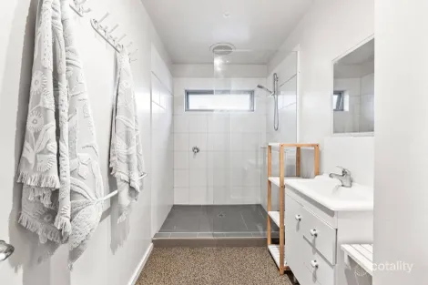 Property photo of 6 Queenspoint Crescent Queenscliff VIC 3225
