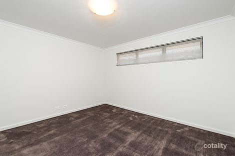 11 Halcyon Cres, Aveley, WA 6069