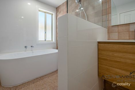 Property photo of 39 Seaview Boulevard Wandina WA 6530