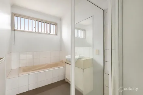 Property photo of 15 Kings Court Oakleigh East VIC 3166