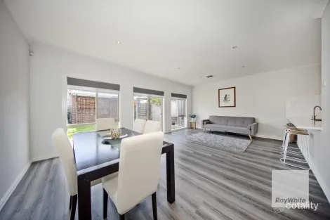 Property photo of 5 Wildflower Lane Cairnlea VIC 3023