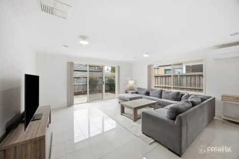 Property photo of 3 Princeton Place Cranbourne West VIC 3977