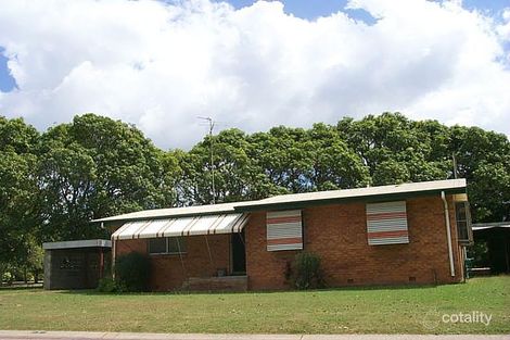 1 Beach Rd, Ayr, QLD 4807