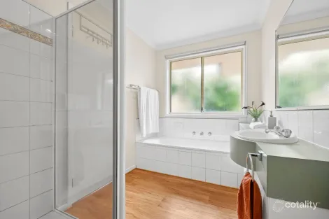 Property photo of 2/495 Waverley Road Mount Waverley VIC 3149