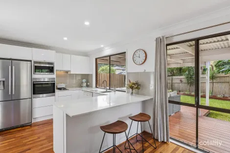 Property photo of 8 Red Cedar Close Ourimbah NSW 2258