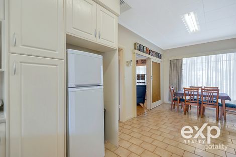 8 Tarakan Ave, Enfield, SA 5085